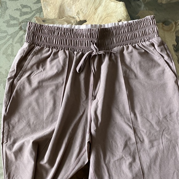 NWOT Prana pants, in mauve, size small. - Picture 2 of 4